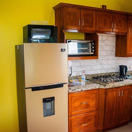 Cozy Modern Upstairs 2 Bed A/C Apt Near 2 Everything Saint Philip Dış mekan fotoğraf