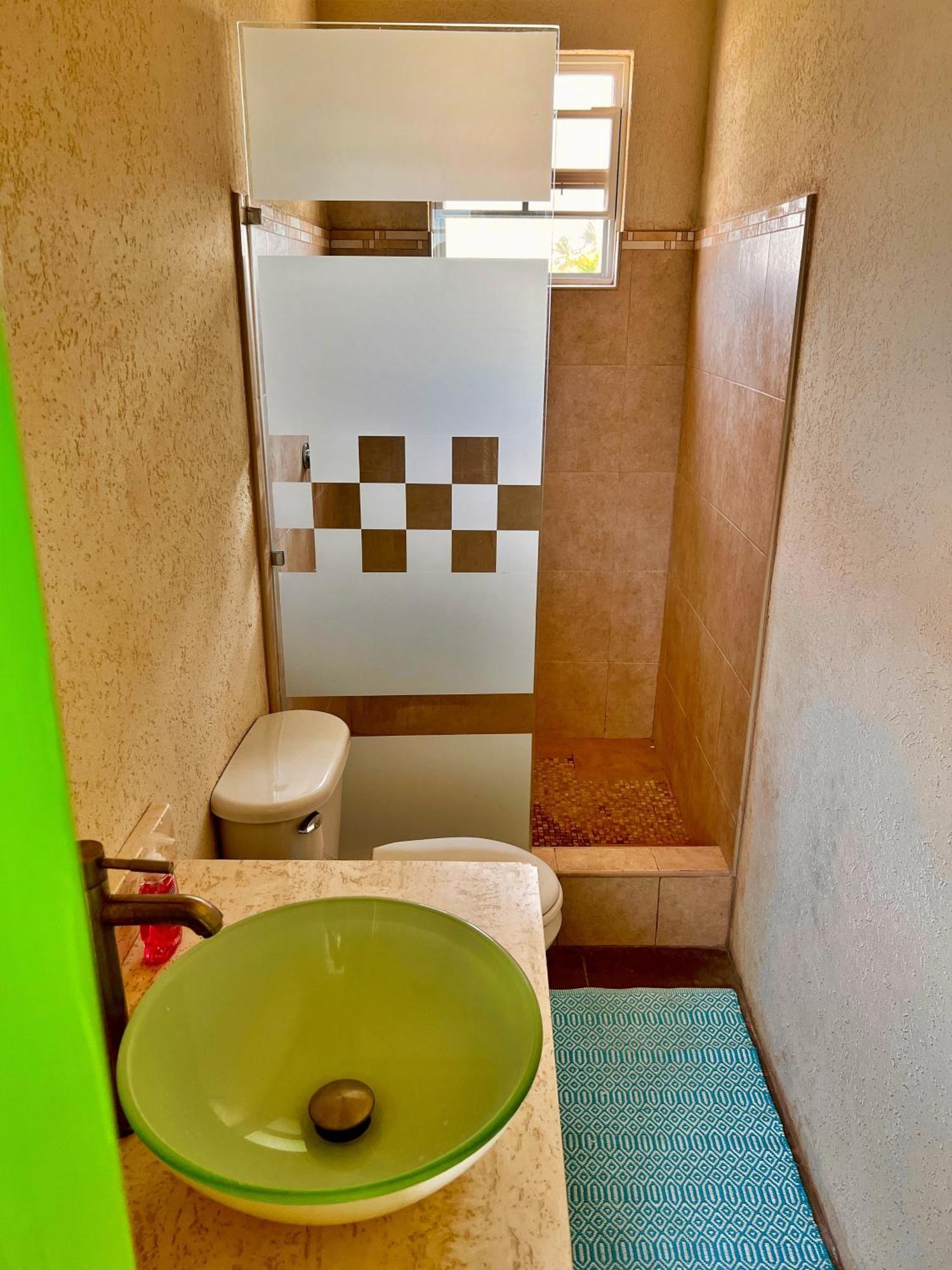 Cozy Modern Upstairs 2 Bed A/C Apt Near 2 Everything Saint Philip Dış mekan fotoğraf