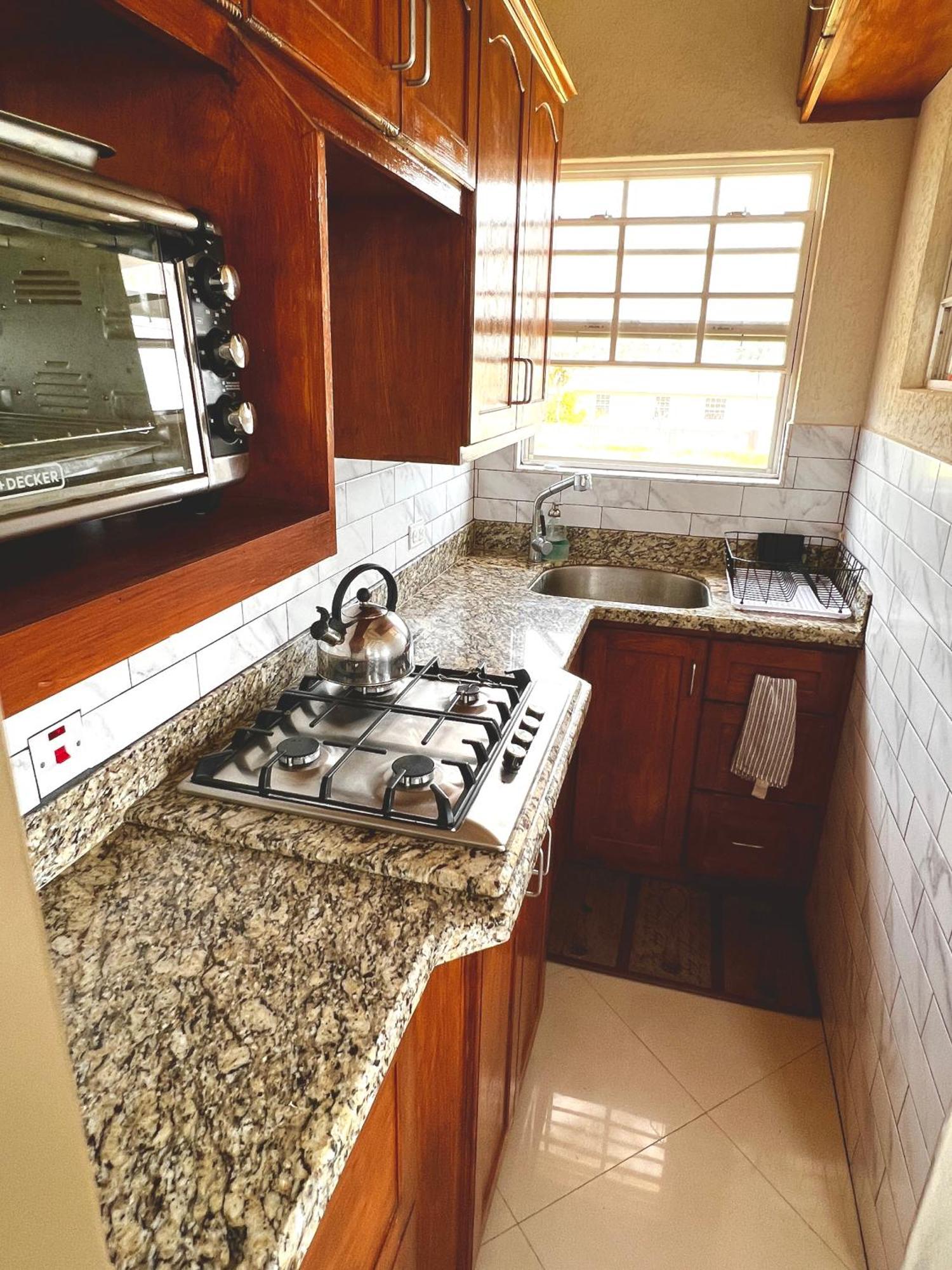 Cozy Modern Upstairs 2 Bed A/C Apt Near 2 Everything Saint Philip Dış mekan fotoğraf